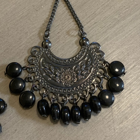 Fan style black earrings, large statements - Picture 4 of 5